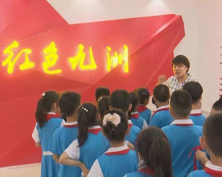 暖阳下的女孩们